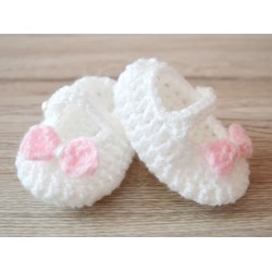 Crochet newborn girl booties, Baby booties, Crochet booties girl