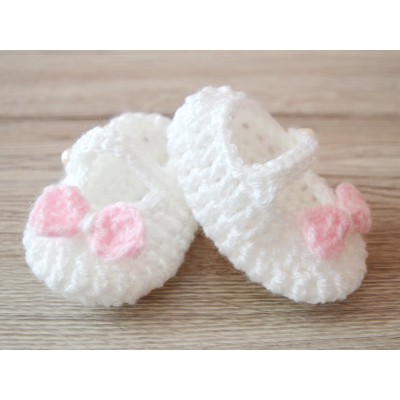 Crochet newborn girl booties, Baby booties, Crochet booties girl