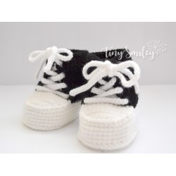Black white newborn sneakers crochet, Crochet baby sneakers, Newborn booties
