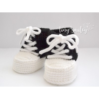 Black white newborn sneakers crochet, Crochet baby sneakers, Newborn booties