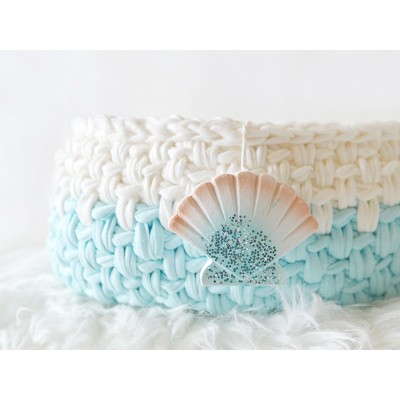 Crochet oval cotton basket in menthe and cream Crochet oval cotton basket in menthe and cream